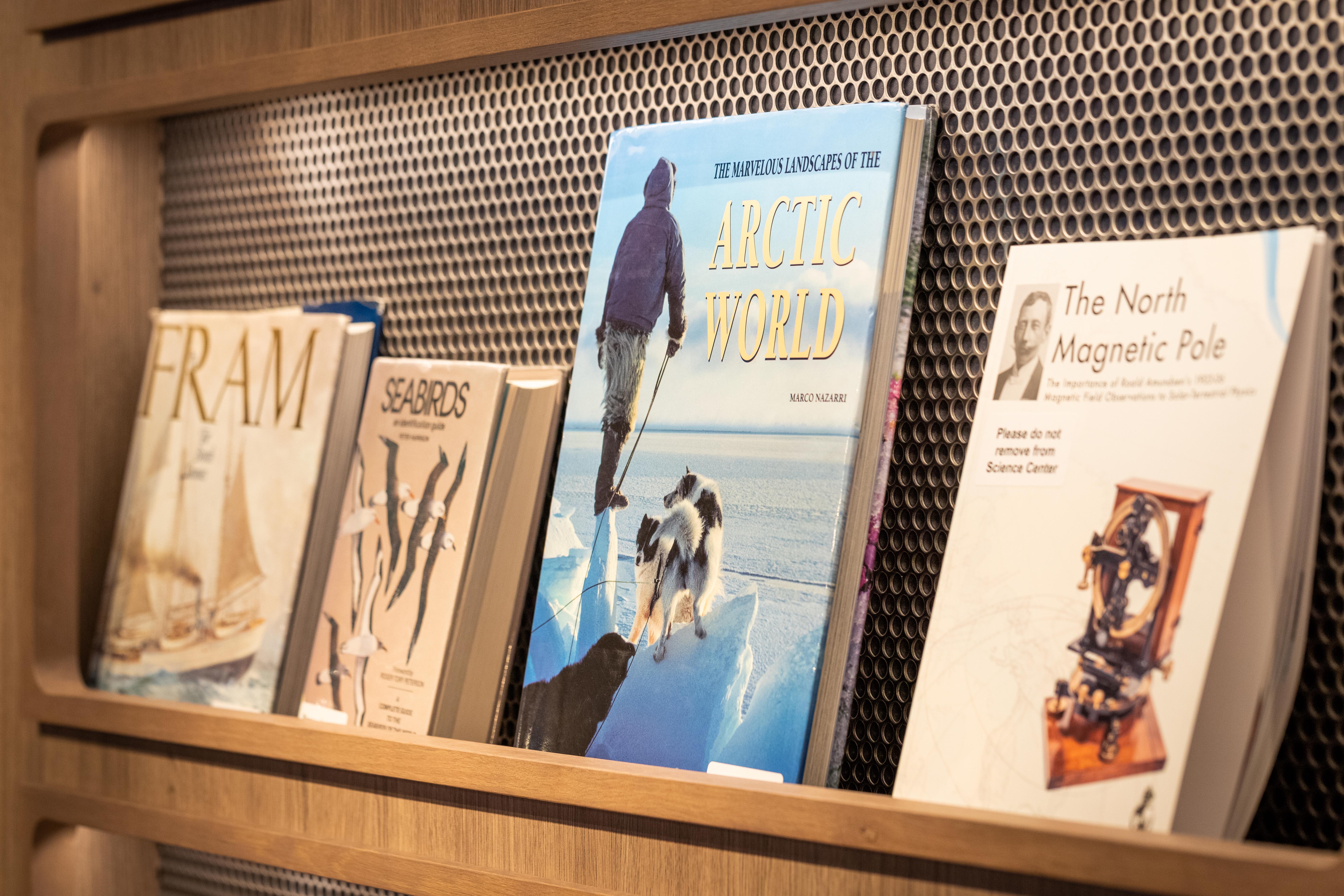 MS Midnatsol - Library